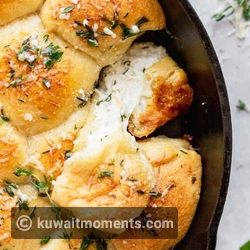 Cheesy Stuffed Bread Rolls